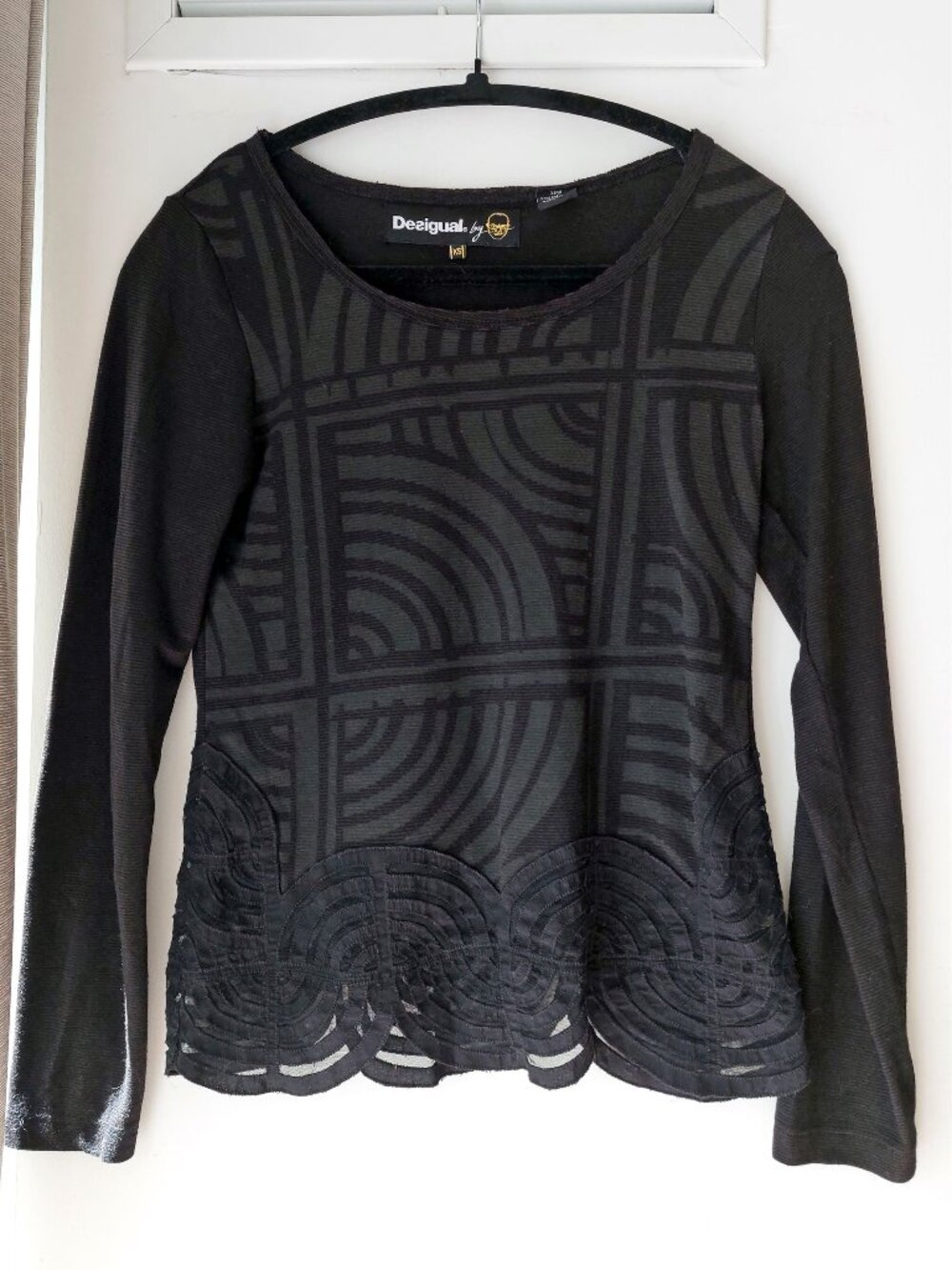 Desigual by Lacroix "Six" Long-Sleeve Top Black on Black Jacquard Effect XS/S